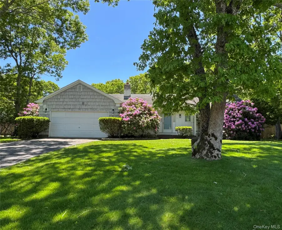 11 White Birch Trail, East Quogue, NY 11942 - #2