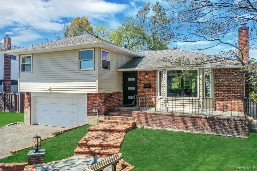 5 Warren Place, Plainview, NY 11803 - #2