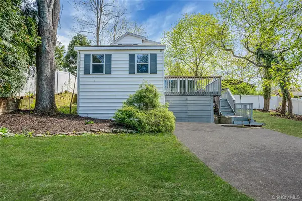 93 Maple Road, Kings Park, NY 11754