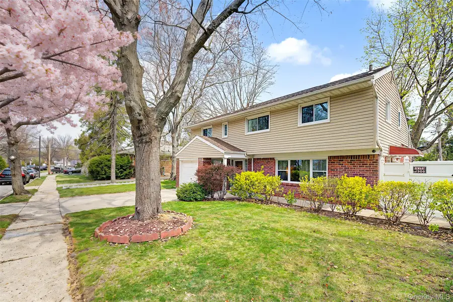 8 Central Park Road, Plainview, NY 11803 - #2