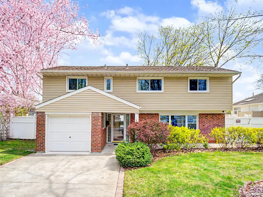 8 Central Park Road, Plainview, NY 11803 - #3