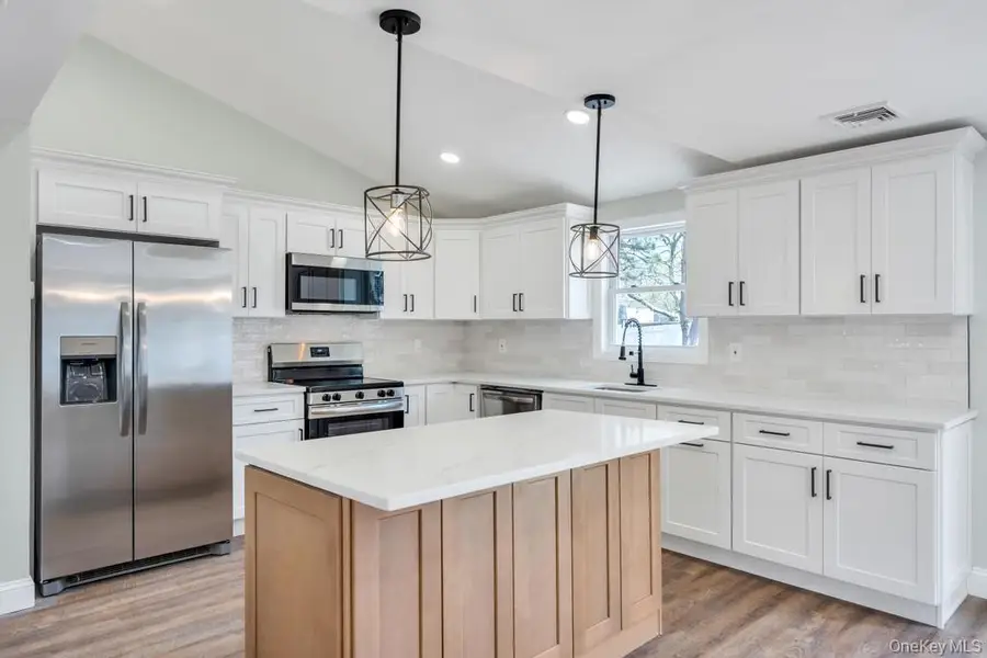 17 Blackpine Drive, Medford, NY 11763 - #3