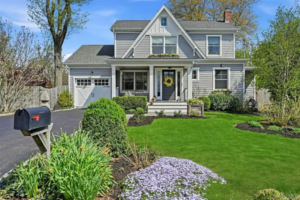 11 Elmont Lane, East Northport, NY 11731