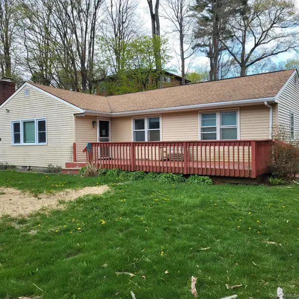 8 Windermere Avenue, Greenwood Lake, NY 10925