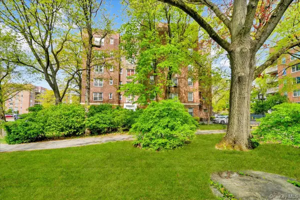 2600 Henry Hudson Parkway #5D, Bronx, NY 10463