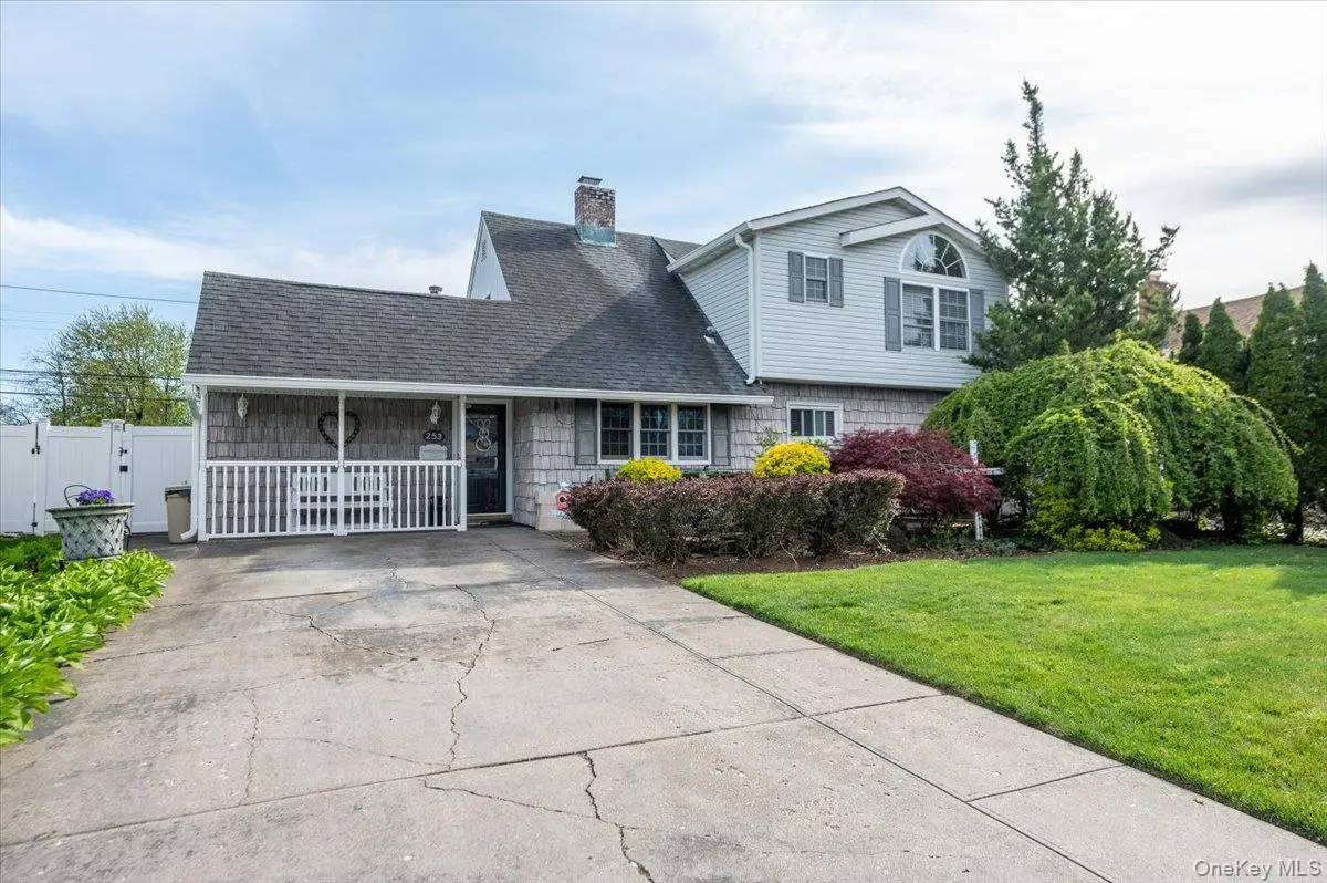 253 Blacksmith Road S, Levittown, NY 11756 - #1