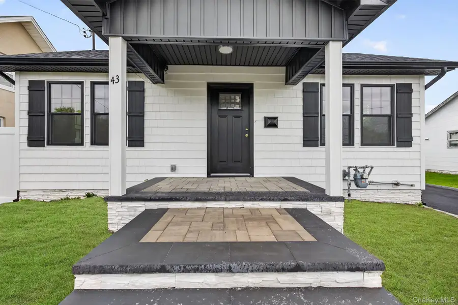 43 Robert Street, Patchogue, NY 11772 - #2