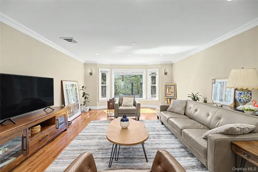 31 Edgemere Drive, Searingtown, NY 11507 - #2