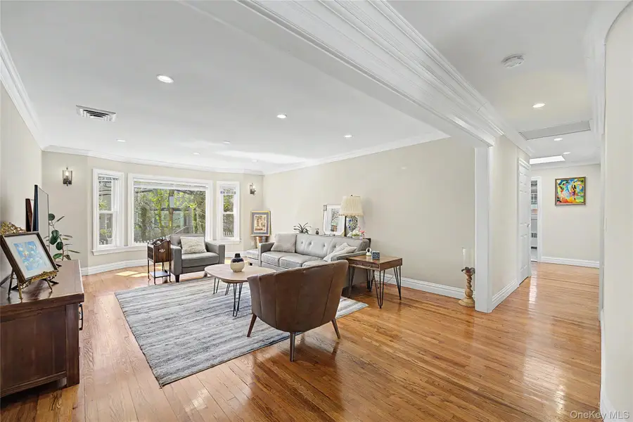 31 Edgemere Drive, Searingtown, NY 11507 - #3