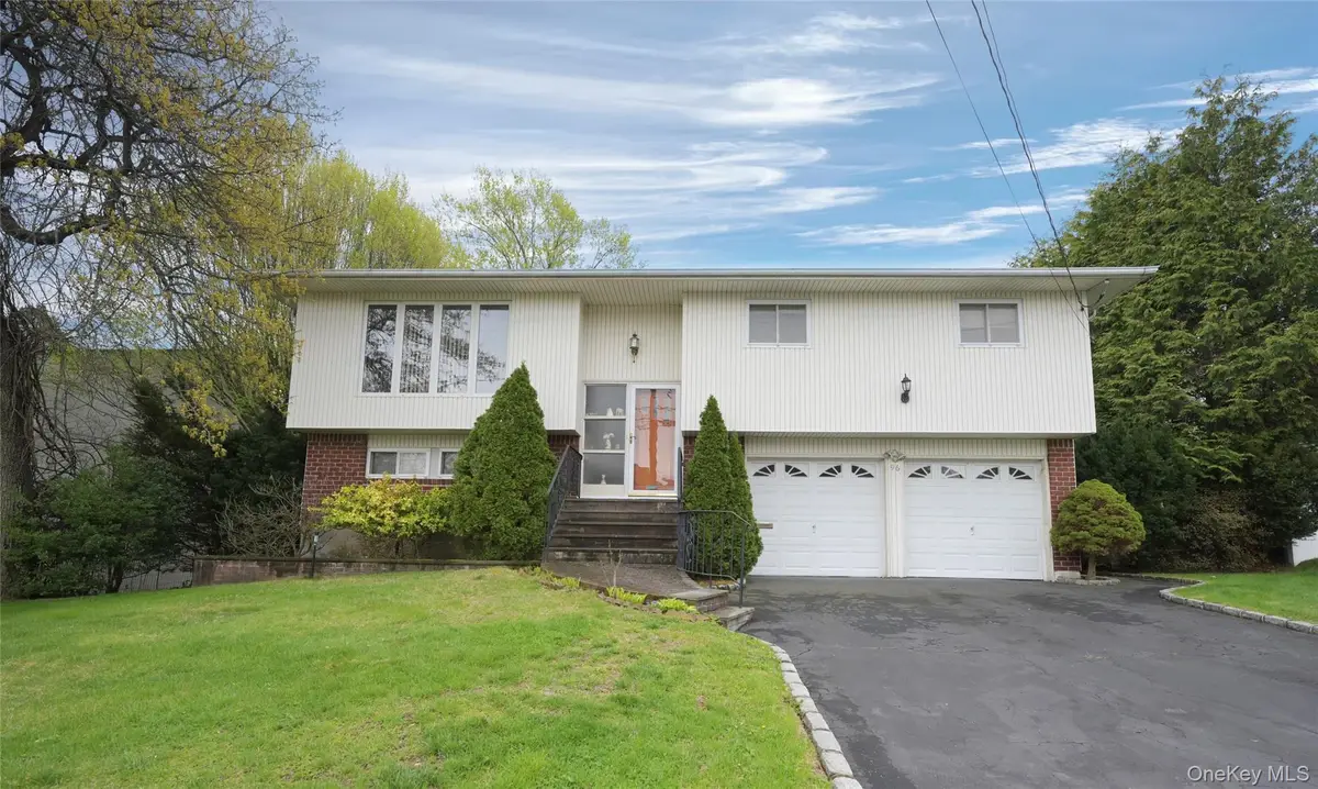 96 Cedar Drive W, Plainview, NY 11803 - #1