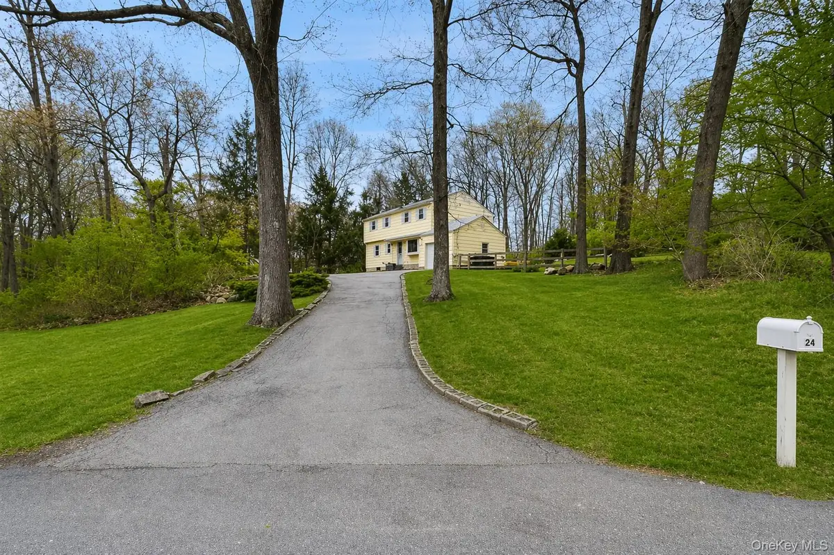 24 Carolyn Way, Somers, NY 10589 - #1