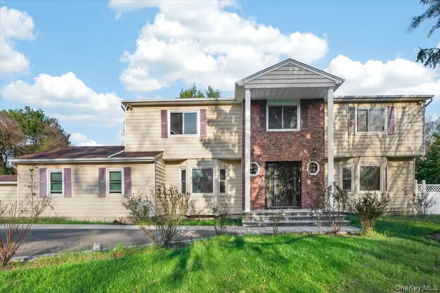 2 Vanderbilt Parkway, Dix Hills, NY 11746 - #2