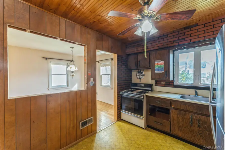 211 Norfeld Boulevard, Elmont, NY 11003 - #3