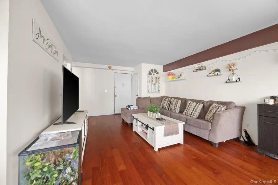25 Lake Street #2E, White Plains, NY 10603 - #3