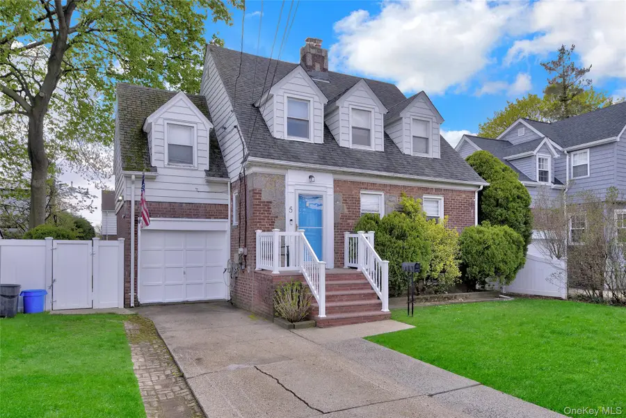 5 Argyle Road, Merrick, NY 11566 - #3