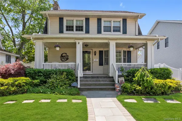 5 Lloyd Avenue, Lynbrook, NY 11563