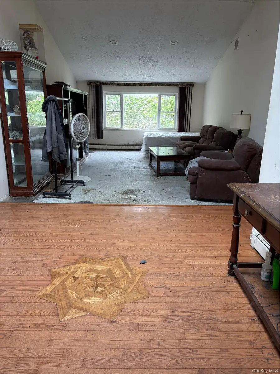 67 Chestnut Street, Coram, NY 11727 - #3
