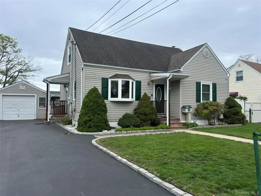 1258 Jackson Avenue, Lindenhurst, NY 11757 - #3