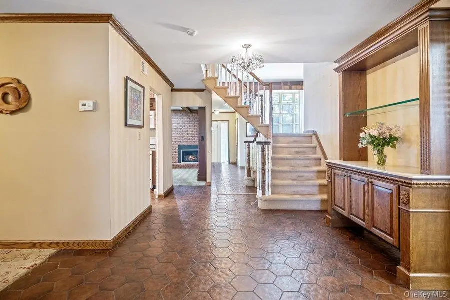 18 Herkimer Avenue, Jericho, NY 11753 - #3