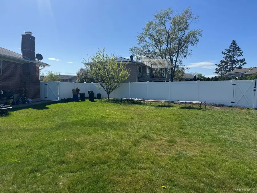 12 Hilton Court, Hicksville, NY 11801 - #3