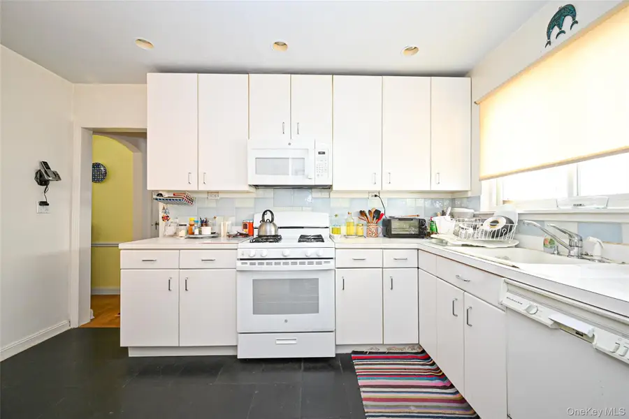 75-64 180th Street, Fresh Meadows, NY 11366 - #3