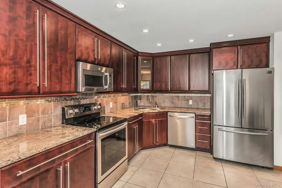 33 Primrose Lane, Kings Park, NY 11754 - #2