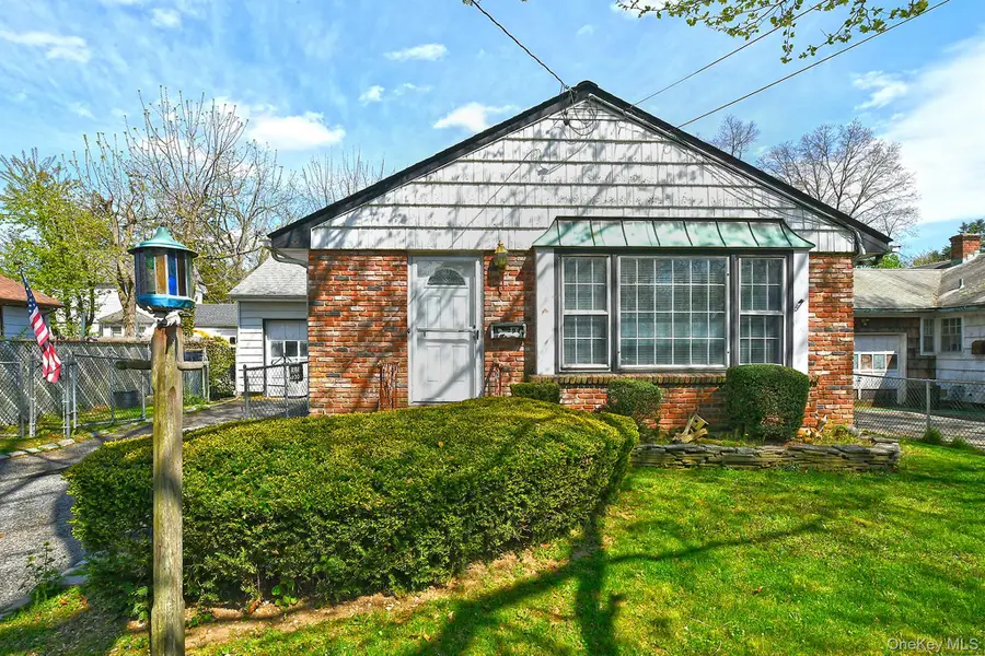 18 Kilburn Avenue, Huntington Station, NY 11746 - #2