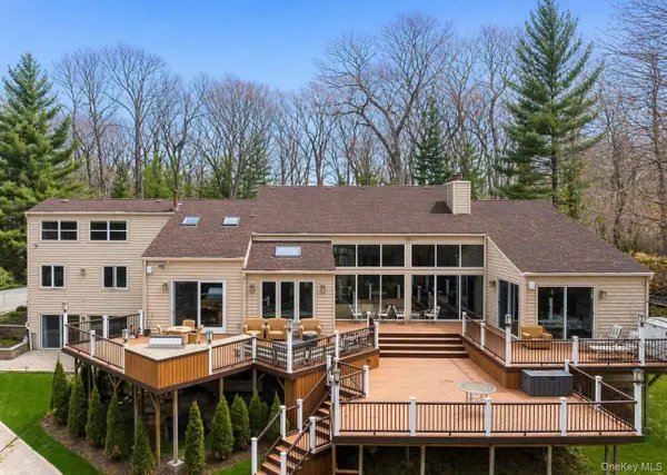 7 Windemere Crest, Woodbury, NY 11797