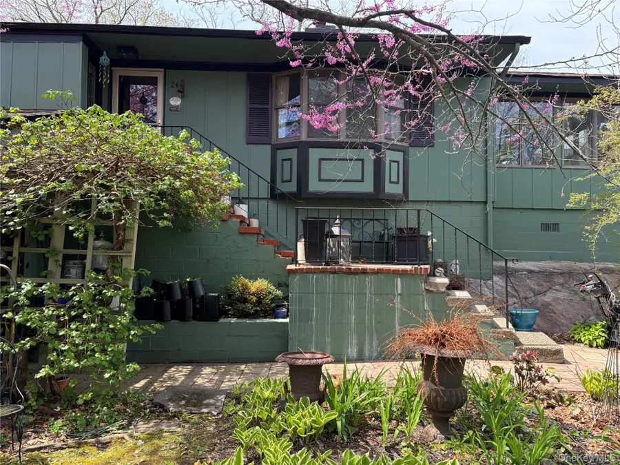 24 Ondaora Parkway, Highland Falls, NY 10928 - #2