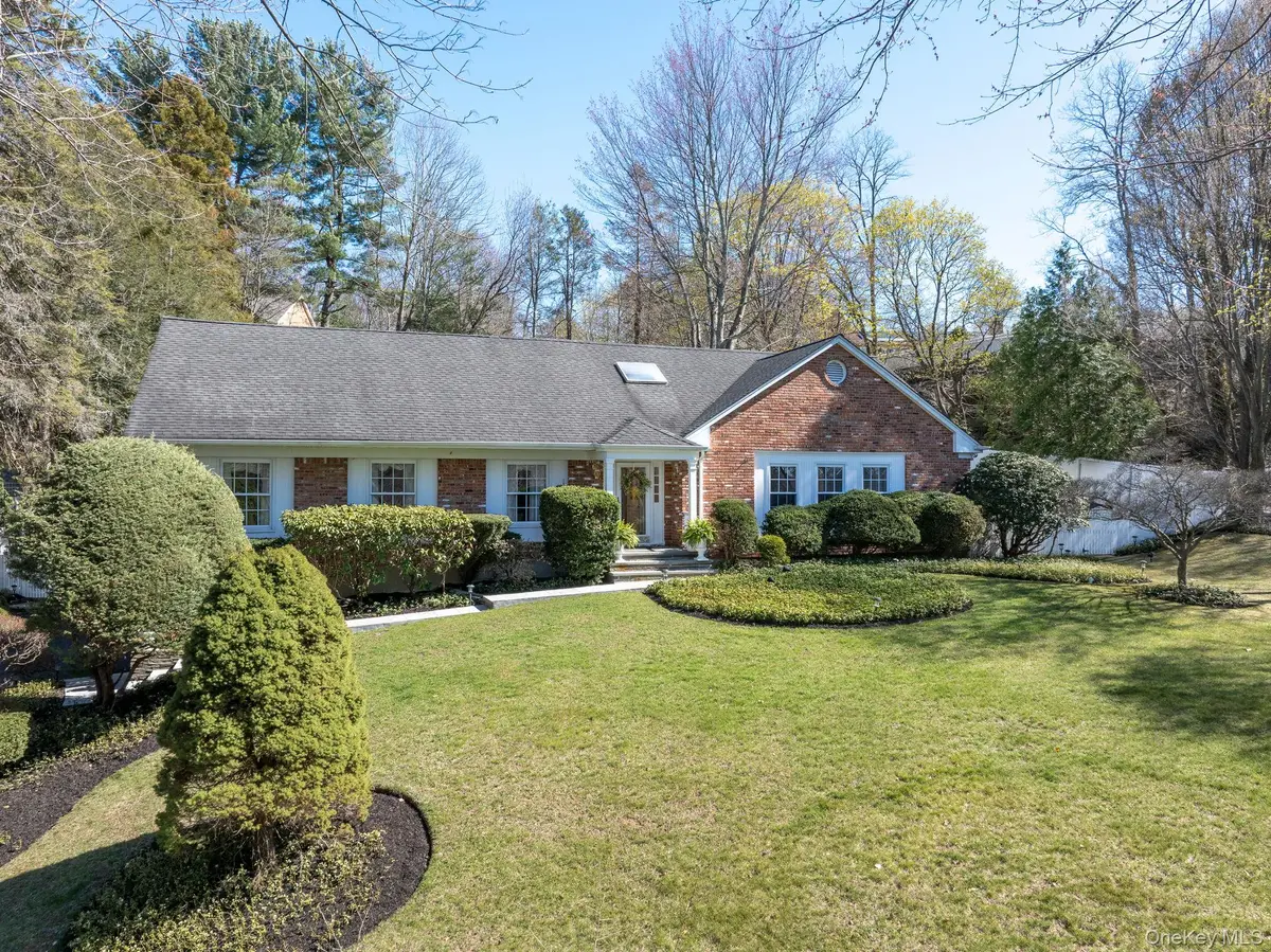 32 Fairway Place, Cold Spring Harbor, NY 11724 - #1