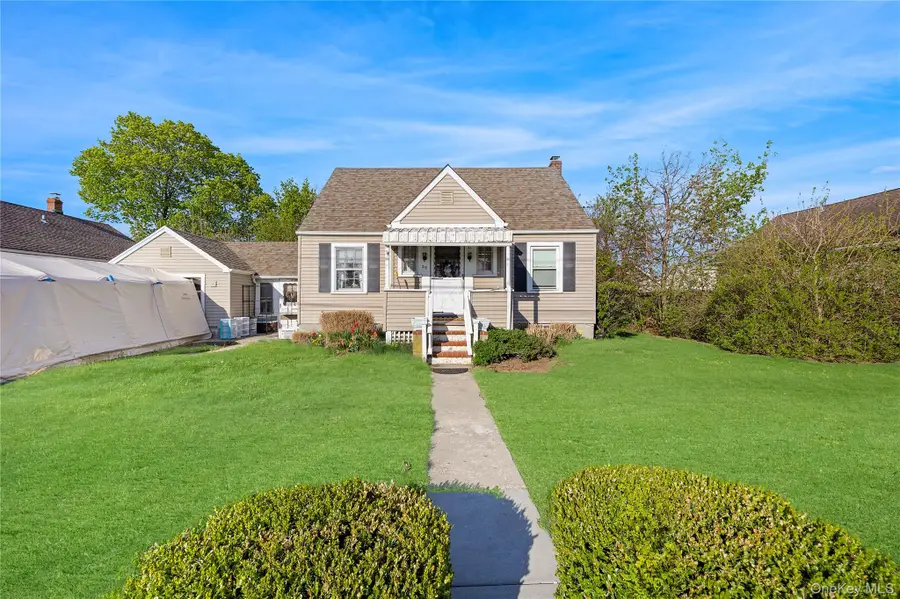 29 Lamport Avenue, Port Jefferson Station, NY 11776 - #3