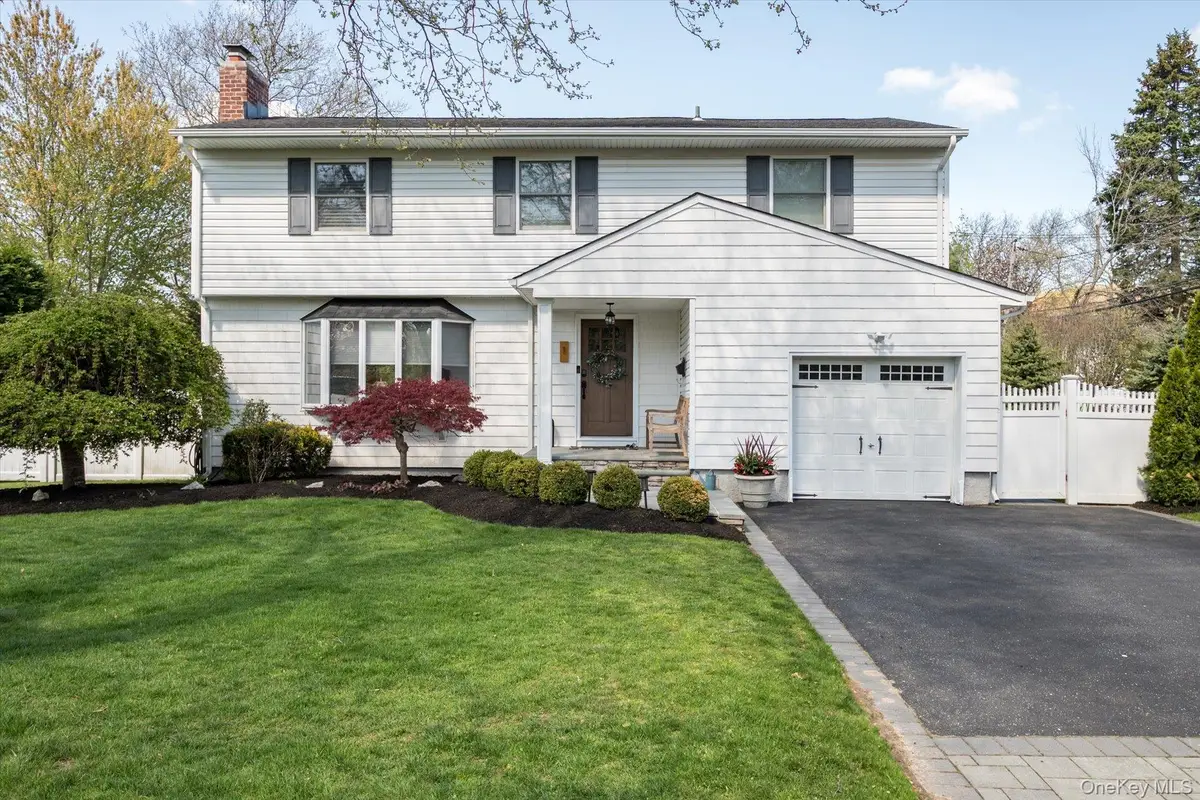 1 Catherwood Crescent, Melville, NY 11747 - #1