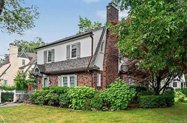 25 Vanderburgh Avenue, Larchmont, NY 10538