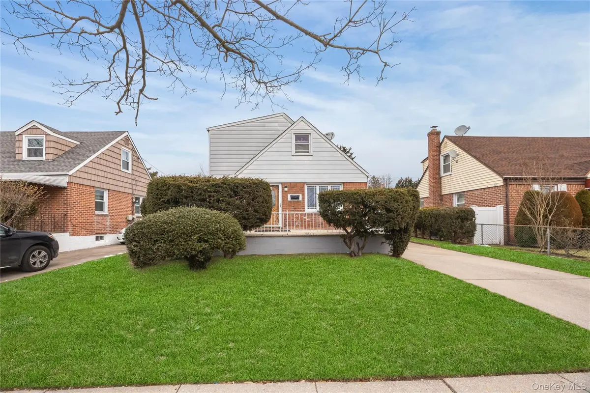 24 Jackson Avenue, Elmont, NY 11003 - #1