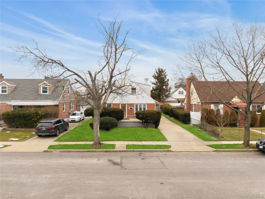 24 Jackson Avenue, Elmont, NY 11003 - #3