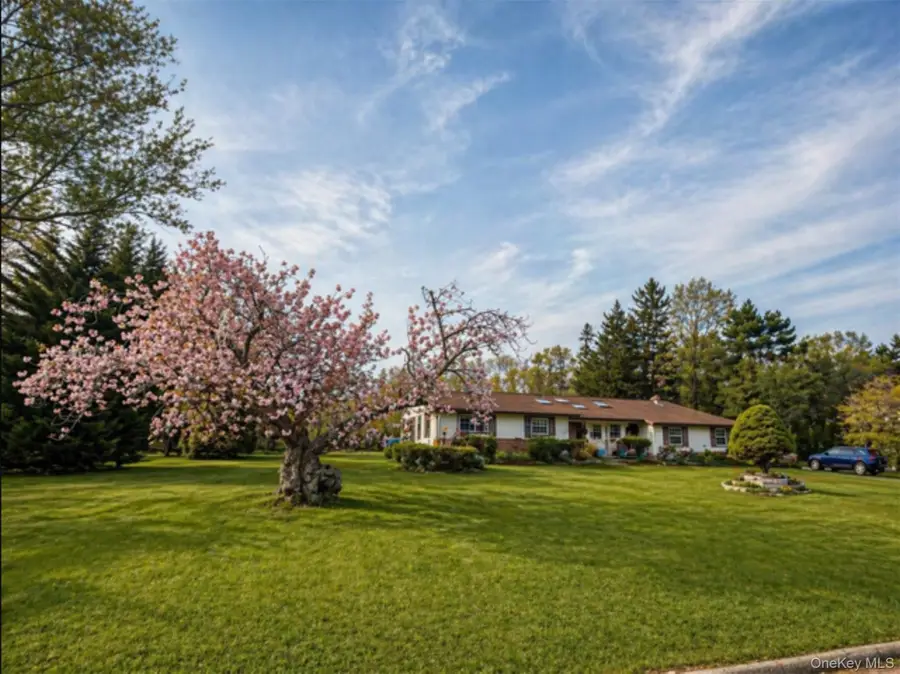 25 Northgate Drive, Syosset, NY 11791 - #2