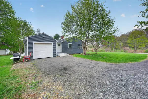 286 State Route 32 S, New Paltz, NY 12561