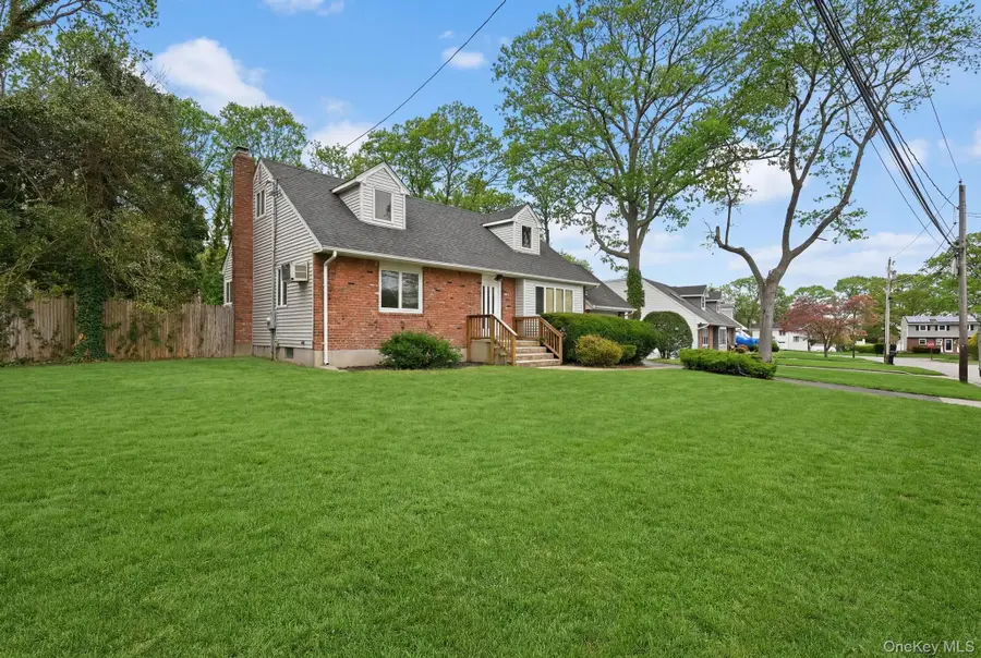 72 Seminole Street, Selden, NY 11784 - #2