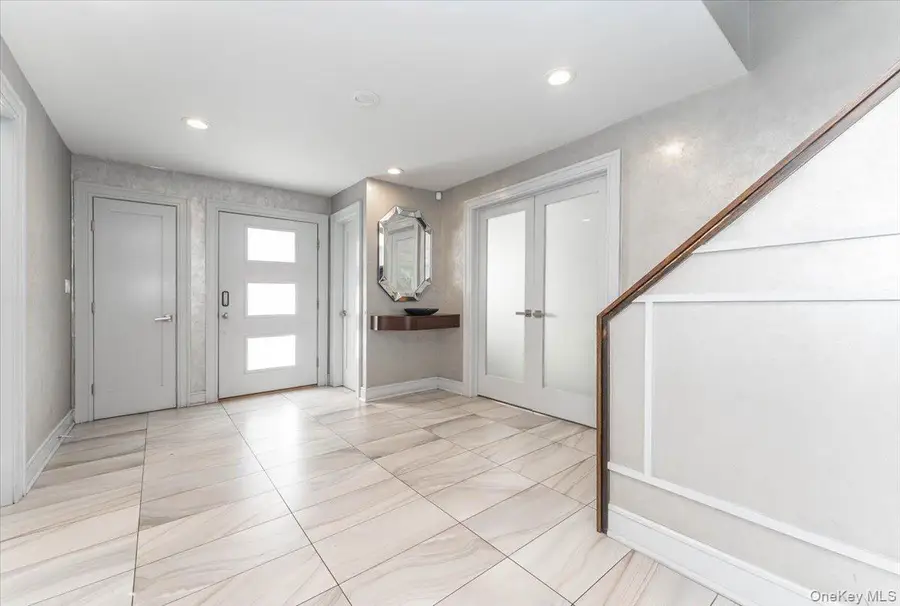 22 Larch Hill Road, Lawrence, NY 11559 - #2