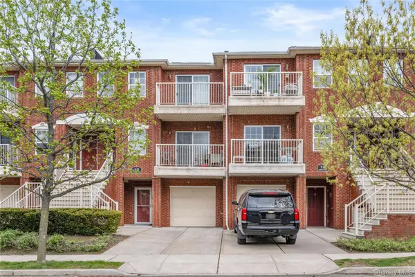 3-15 Endeavor Place #A, College Point, NY 11356