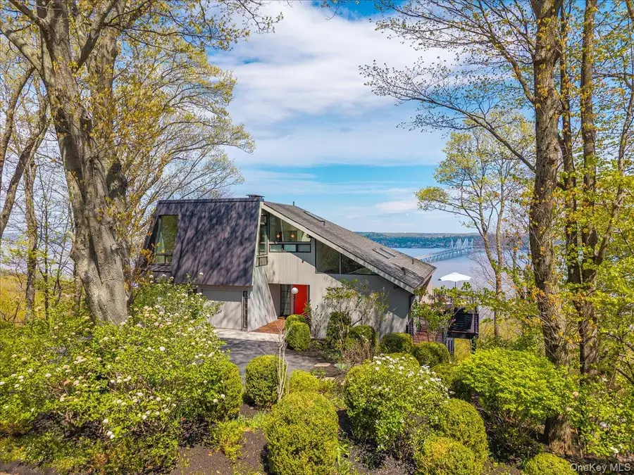 33 Tweed Boulevard, Nyack, NY 10960 - #2