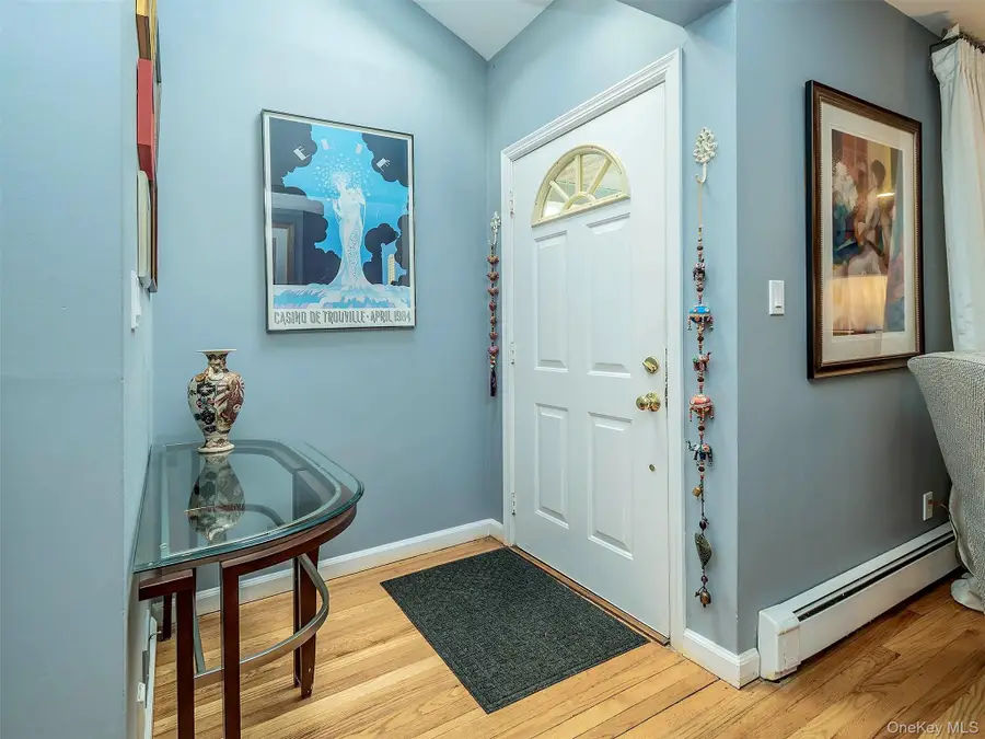 53 Plymouth Drive S, Glen Head, NY 11545 - #3