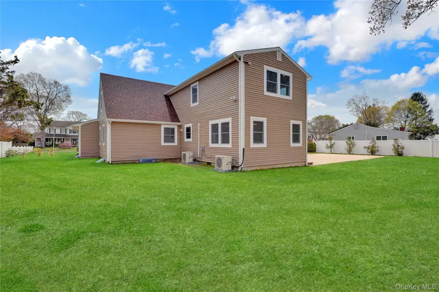 907 Pearl Street, Bohemia, NY 11716 - #3