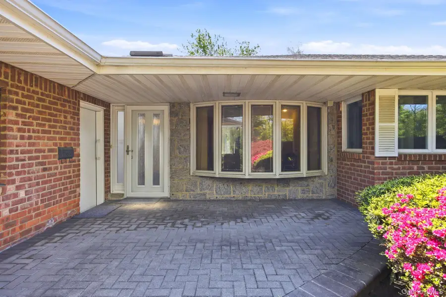 27 Whittier Drive, Searingtown, NY 11507 - #2