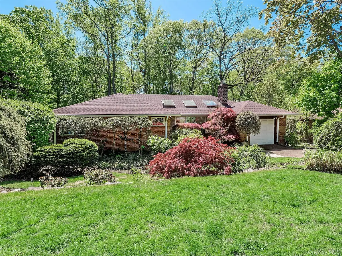 10 Jeannette Drive, Port Washington, NY 11050 - #1