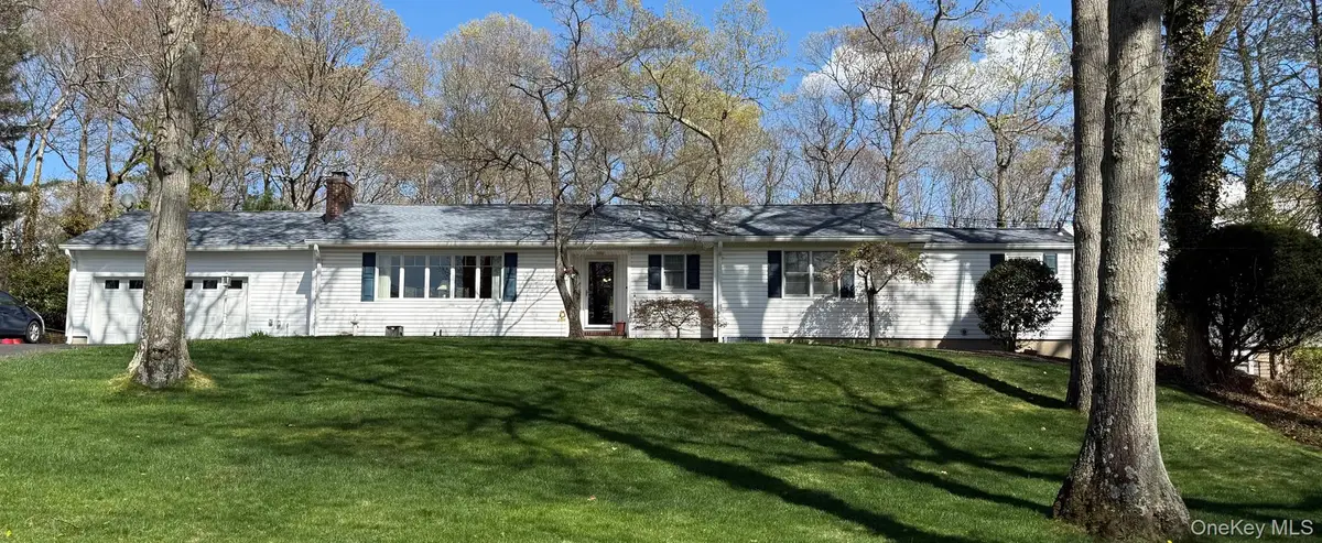 8 Roundabout Road, Smithtown, NY 11787 - #1