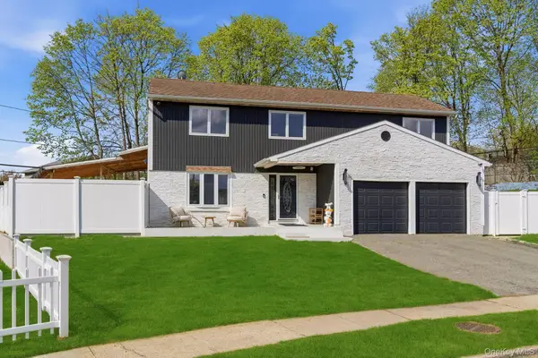 3 Rustic Court, Plainview, NY 11803