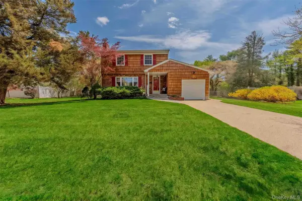 14 Linford Lane, Melville, NY 11747