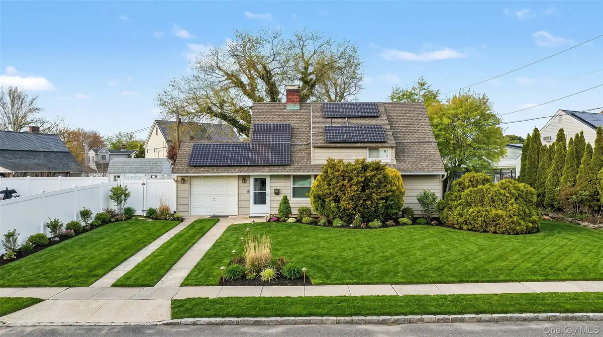 35 Meeting Lane, Hicksville, NY 11801 - #1