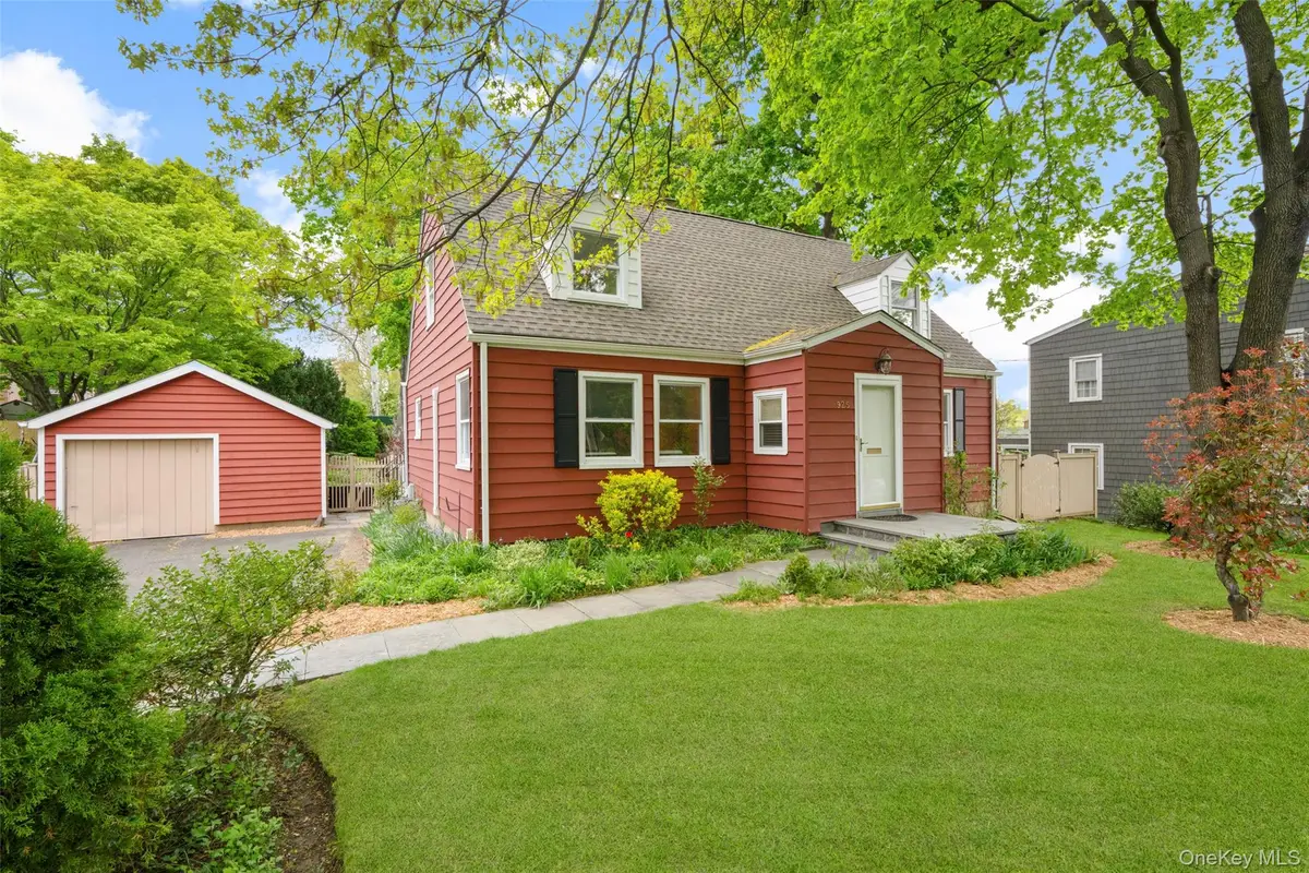 925 Old Post Road, Mamaroneck, NY 10543 - #1